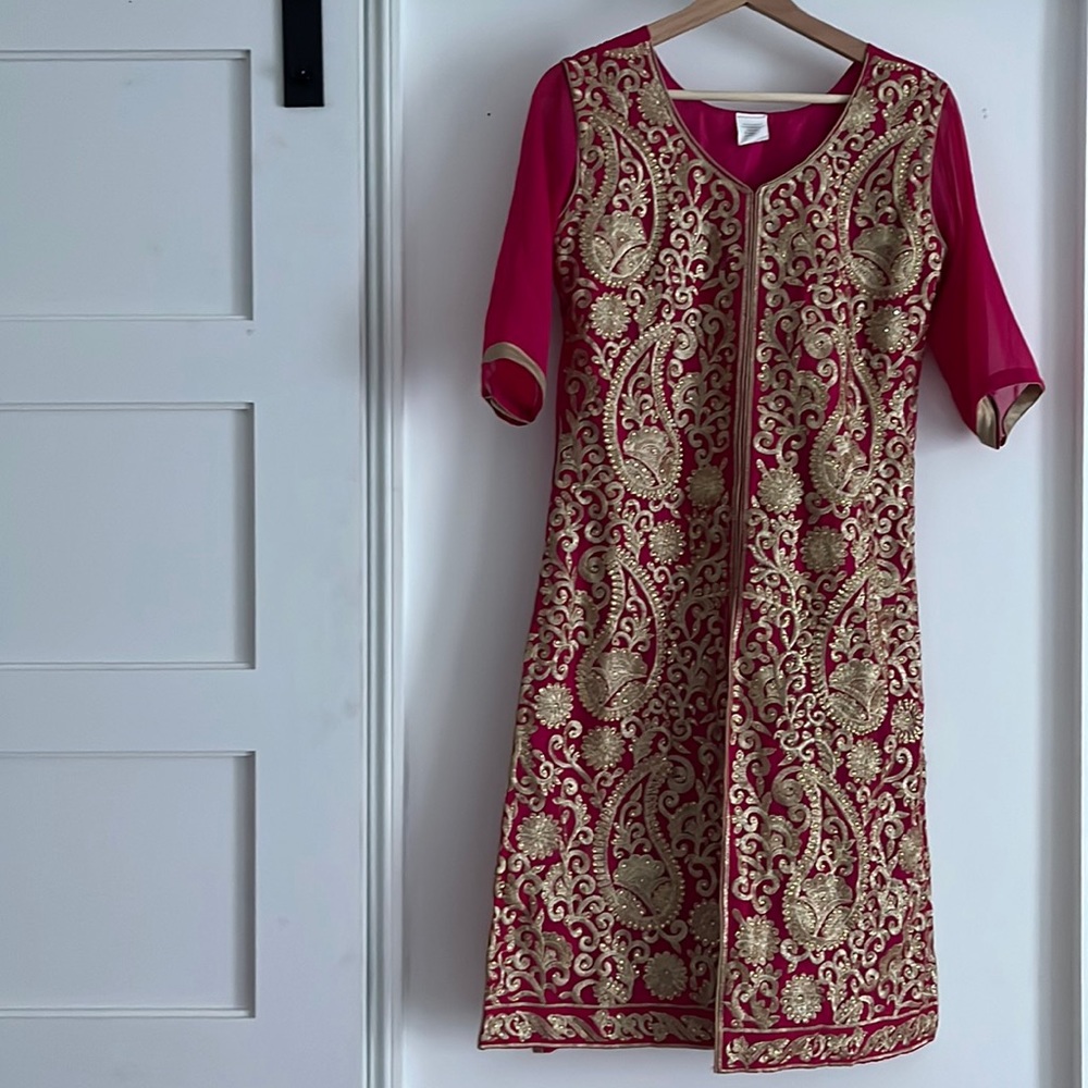 Traditional Indian Heavily embroidered salvar suit with saree scarf size S